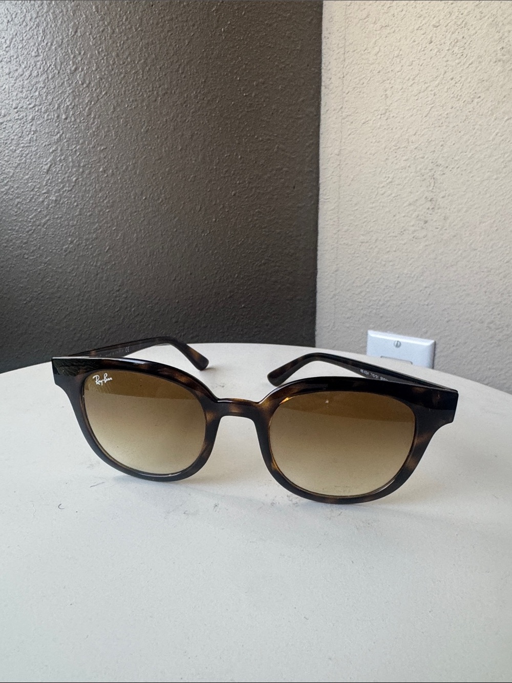 Ray-Ban Women's Tortoise Round Sunglasses - Brown Gradient Lenses